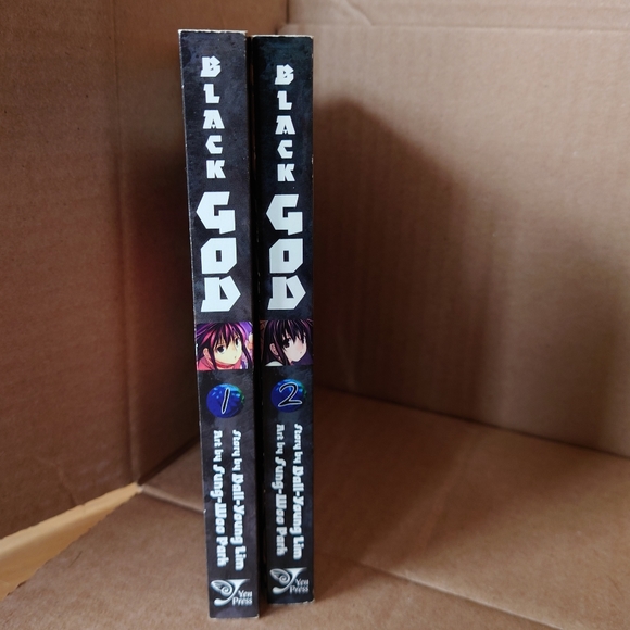 Manhwa: Black God vol 1&2 - Picture 3 of 3